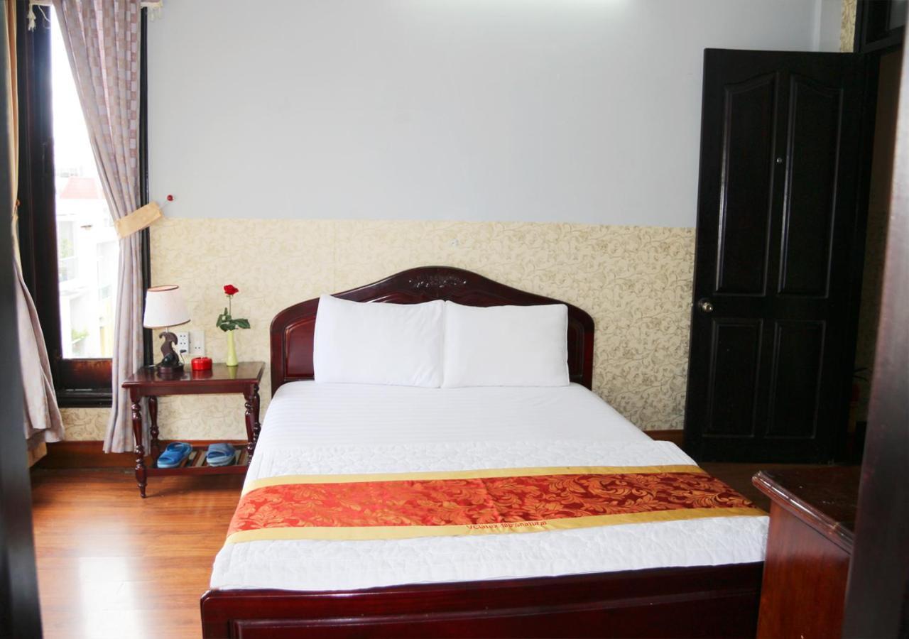 Ponys Hotel Nha Trang Bagian luar foto