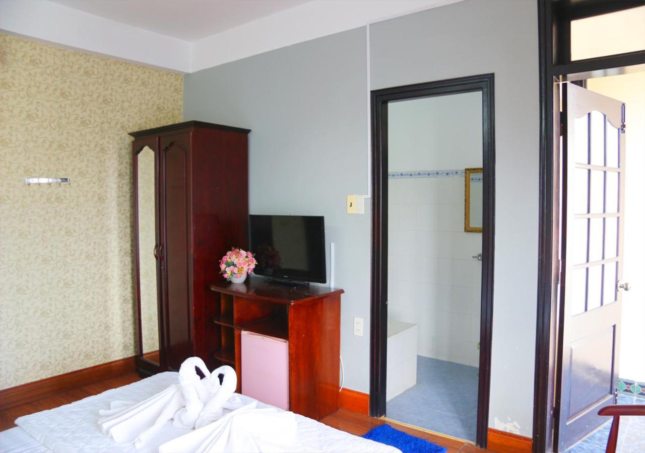 Ponys Hotel Nha Trang Bagian luar foto