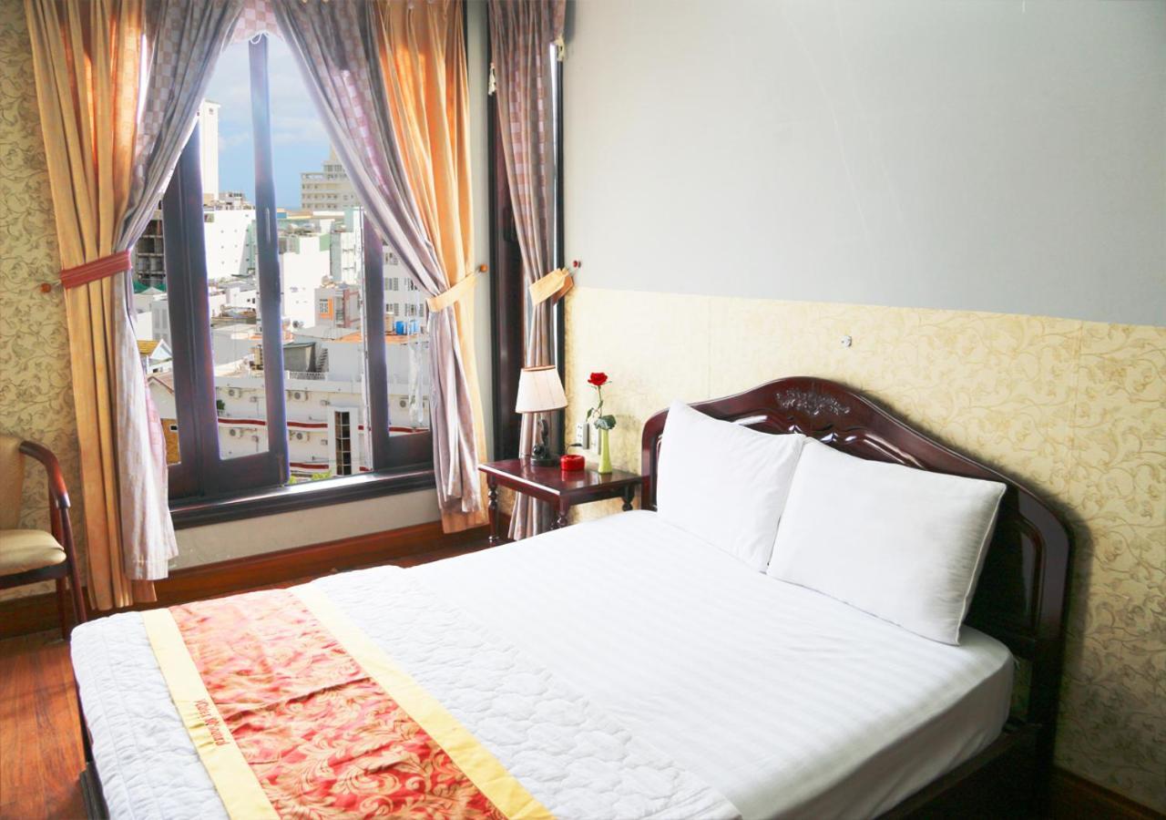 Ponys Hotel Nha Trang Bagian luar foto