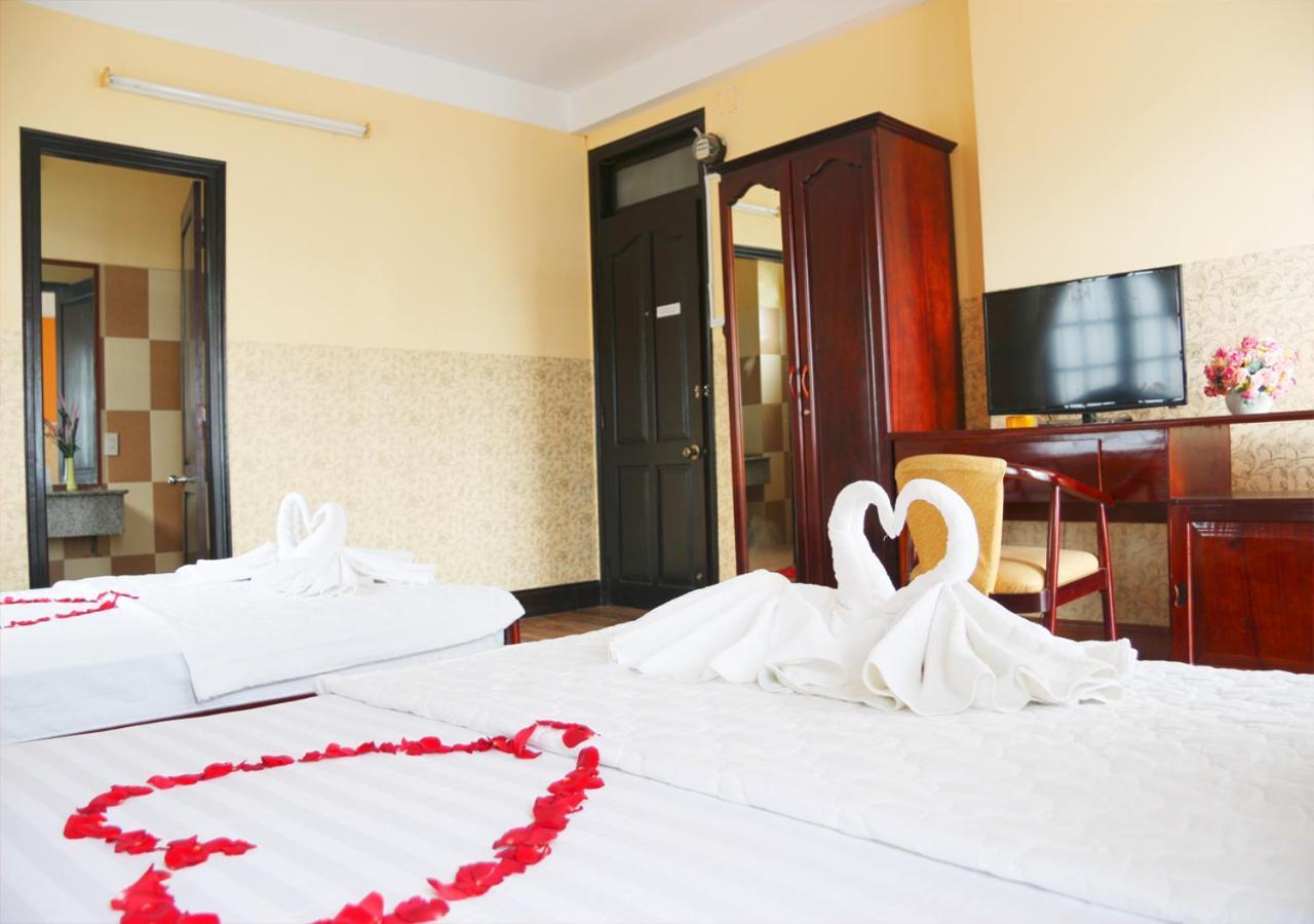 Ponys Hotel Nha Trang Bagian luar foto