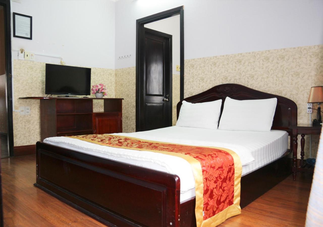 Ponys Hotel Nha Trang Bagian luar foto