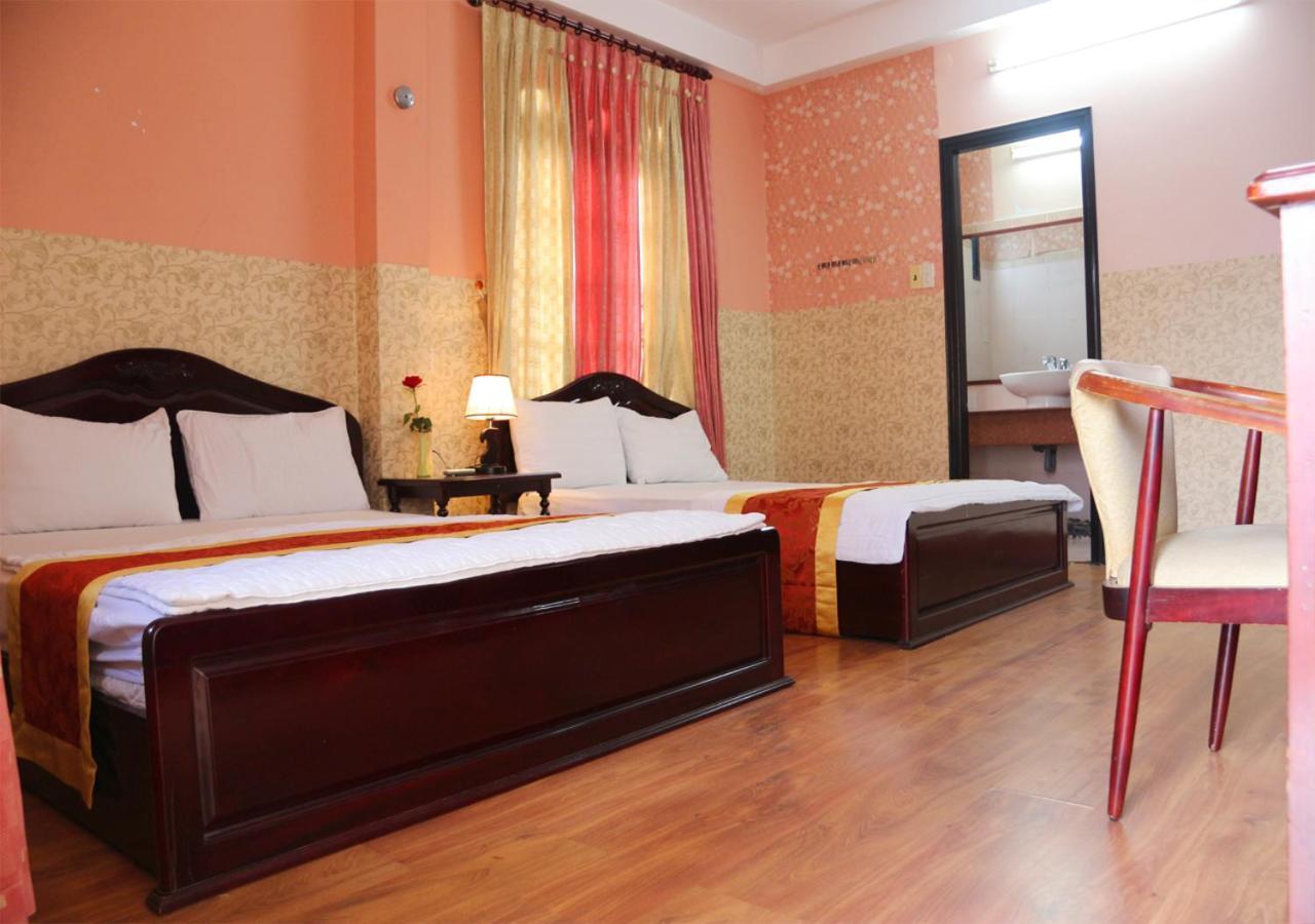 Ponys Hotel Nha Trang Bagian luar foto