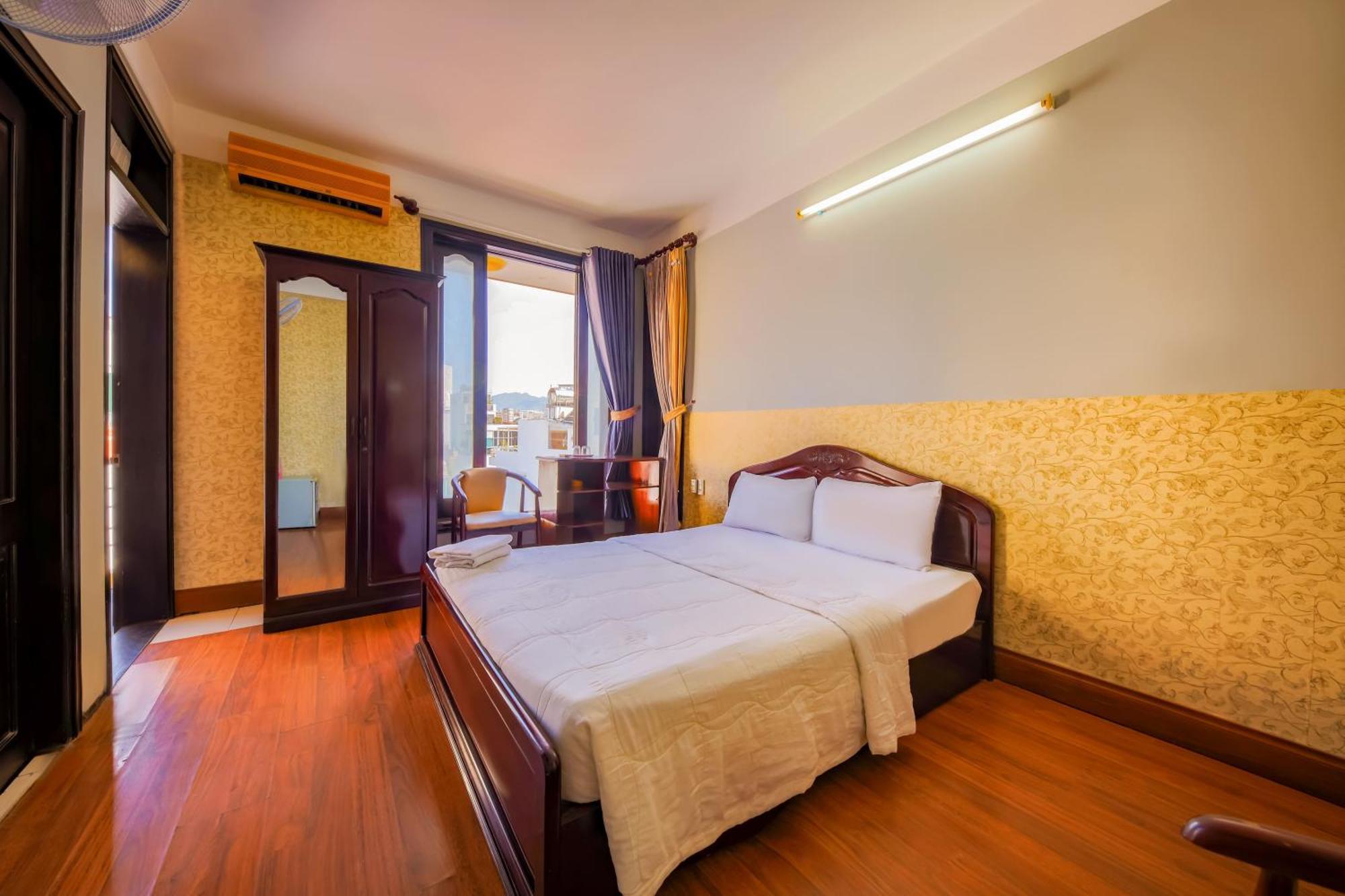 Ponys Hotel Nha Trang Bagian luar foto