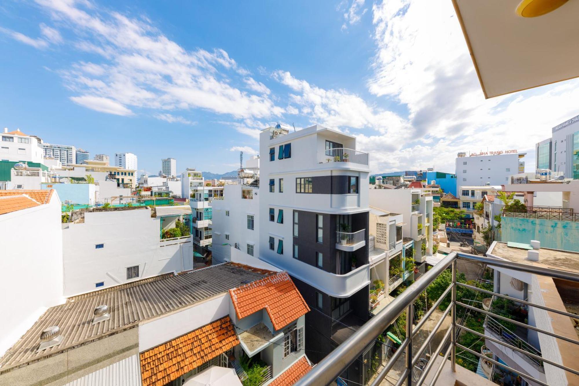 Ponys Hotel Nha Trang Bagian luar foto