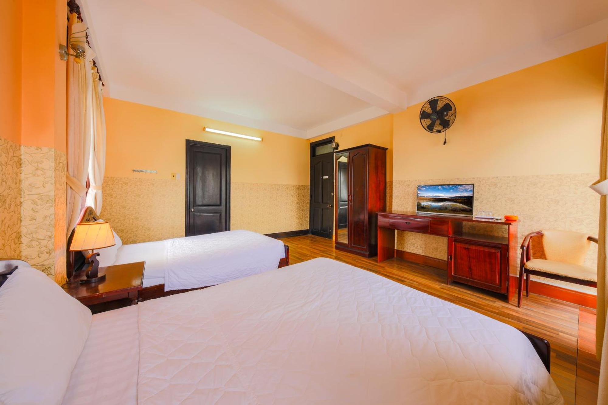 Ponys Hotel Nha Trang Bagian luar foto