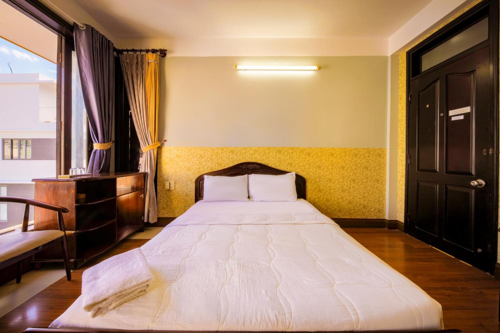 Ponys Hotel Nha Trang Bagian luar foto