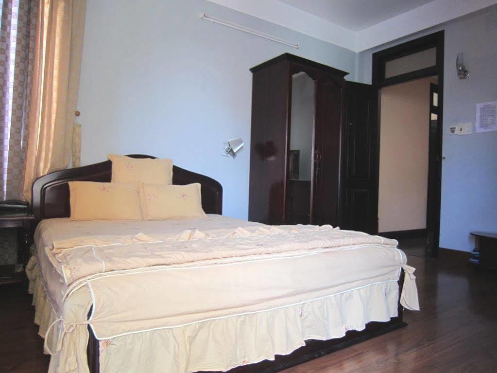 Ponys Hotel Nha Trang Bagian luar foto