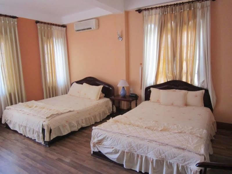 Ponys Hotel Nha Trang Bagian luar foto