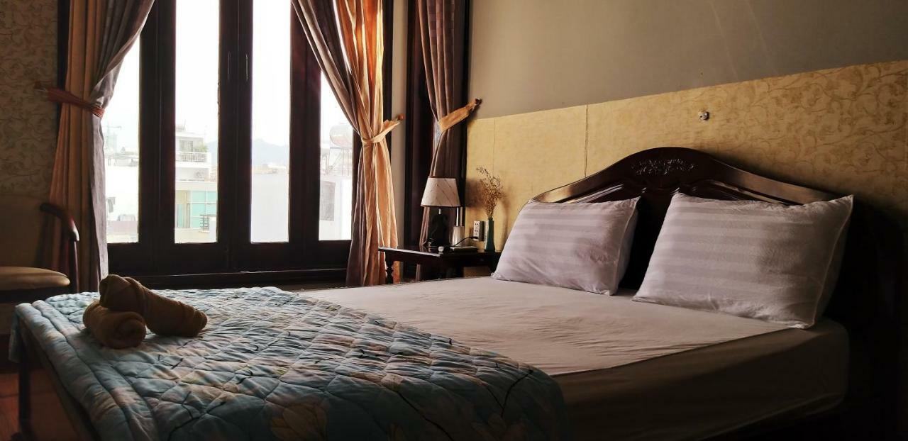 Ponys Hotel Nha Trang Bagian luar foto